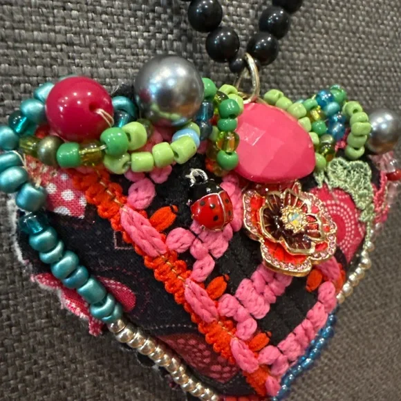 Handmade boho heart necklace - Picture 3 of 7